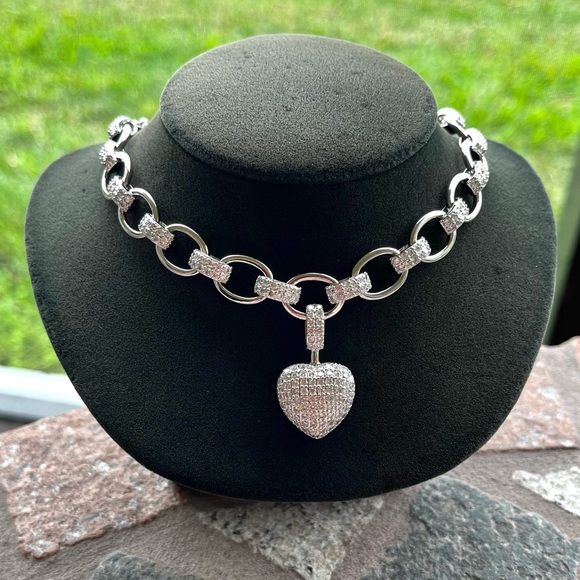 Platinum plated Clear cubic zirconia rhinestone cz heart silver valentine choker - Picture 5 of 11